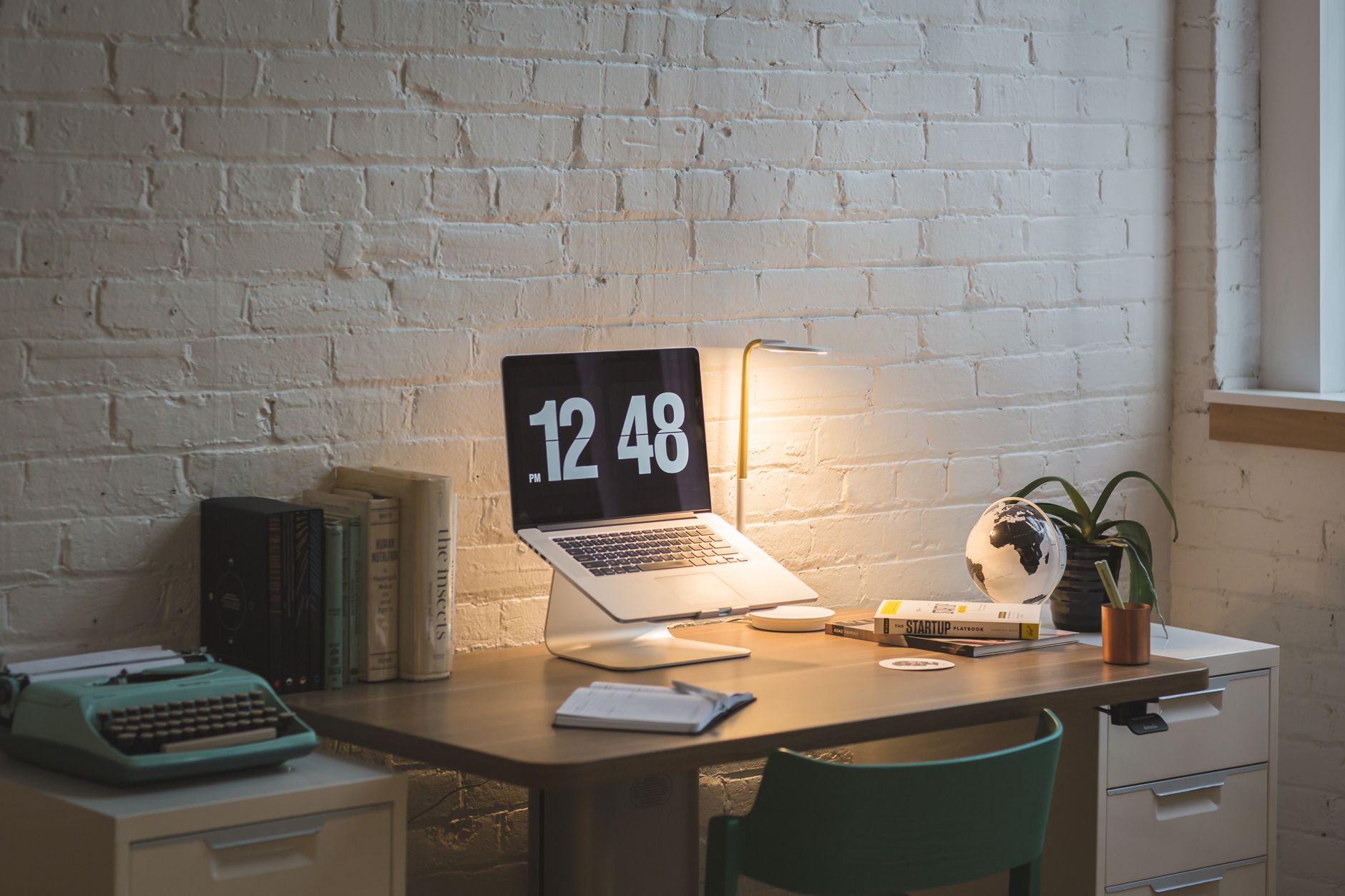 Voncerus LED Clamp Desk Lamp Review: A Low-Power, Recycled-Content Task Light